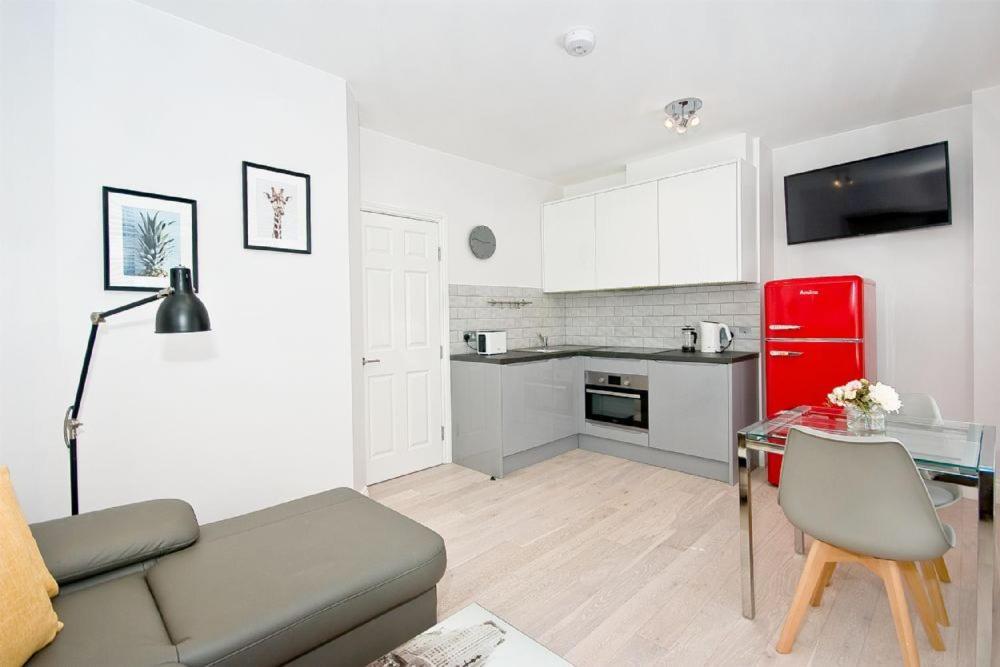 F1 Greek Street By City Living London Ngoại thất bức ảnh